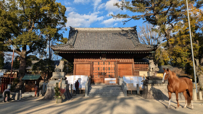 【写真】神社と馬